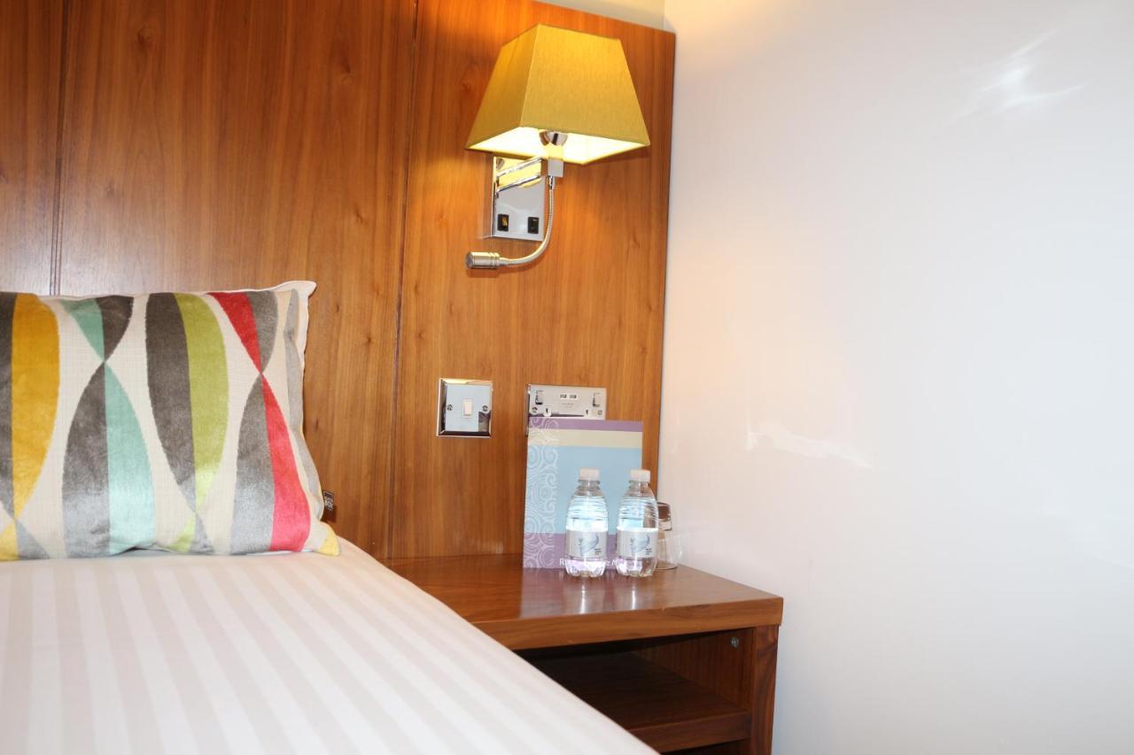Hotel The Woodlands Event Centre Wyboston Esterno foto