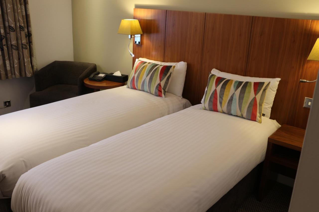 Hotel The Woodlands Event Centre Wyboston Esterno foto